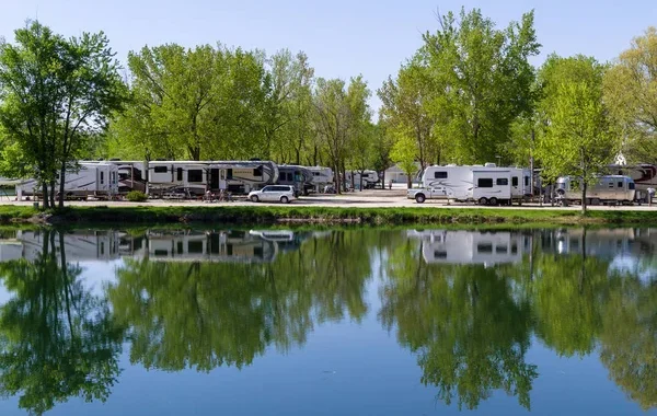 Notre sélection de locations haut de gamme dans les campings du lac d’Annecy