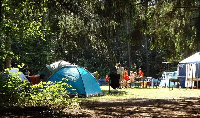 Comment choisir le camping idéal pour vos vacances en famille ?