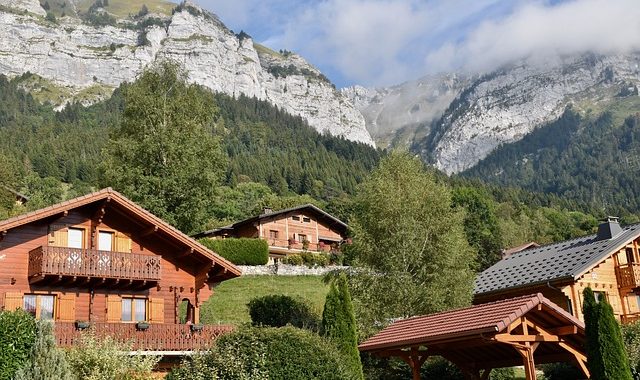 Pourquoi choisir de louer un chalet en Savoie : Avantages et conseils